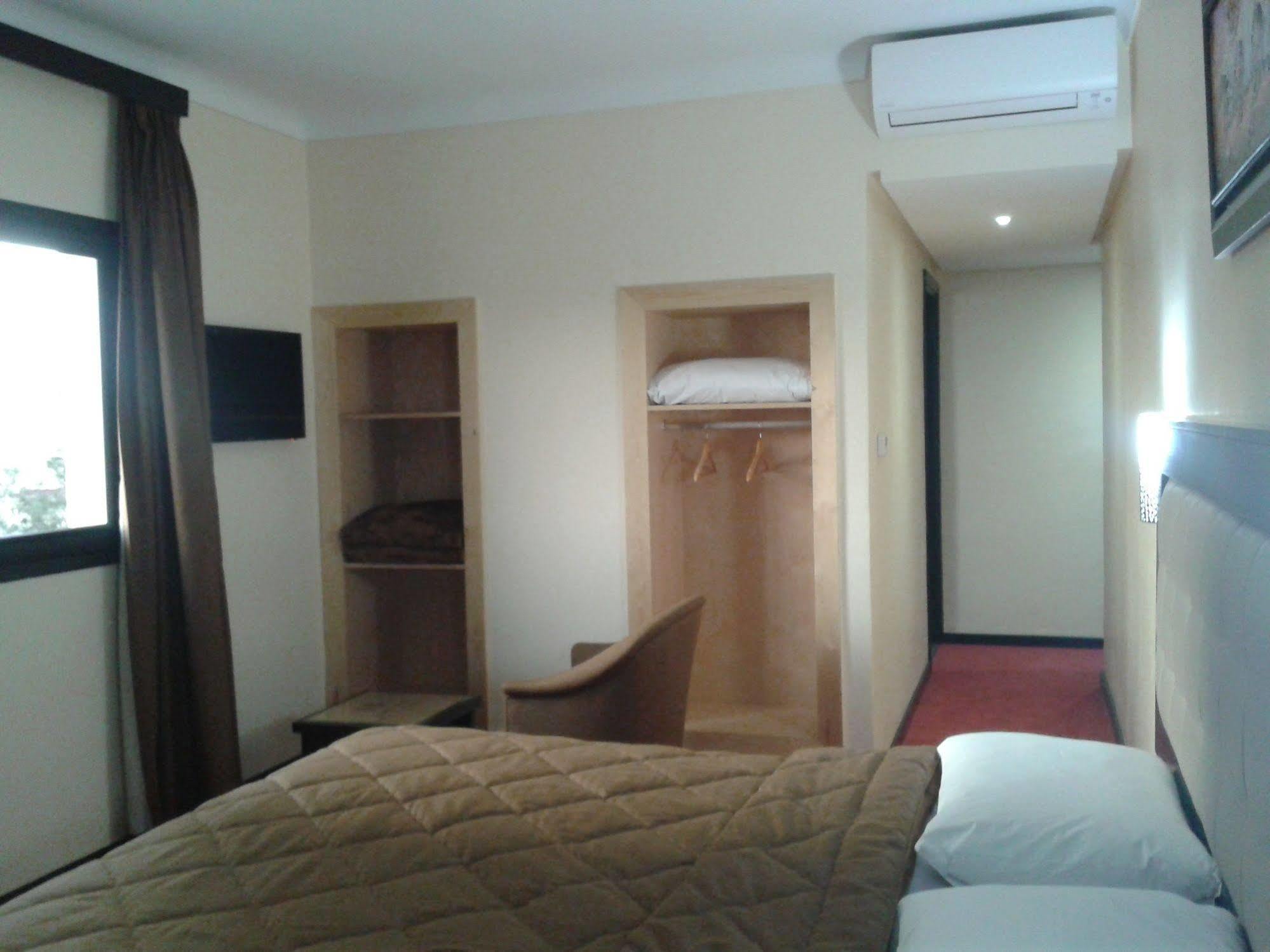 Al Akhawayn Hotel Oujda Ngoại thất bức ảnh