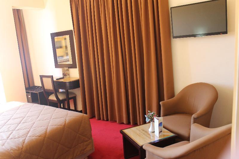Al Akhawayn Hotel Oujda Ngoại thất bức ảnh